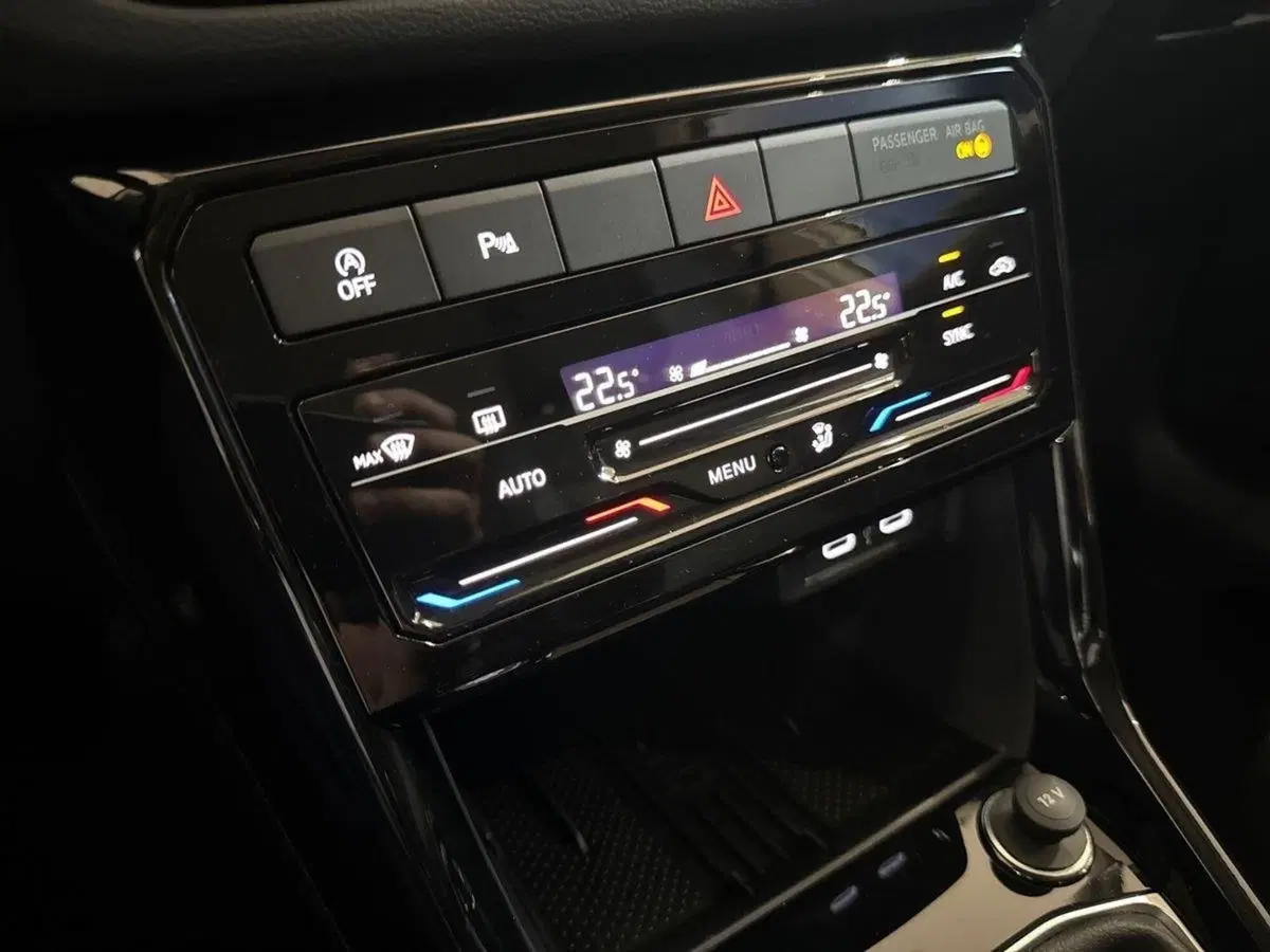 Volkswagen T-Cross nuova a Prato (15)