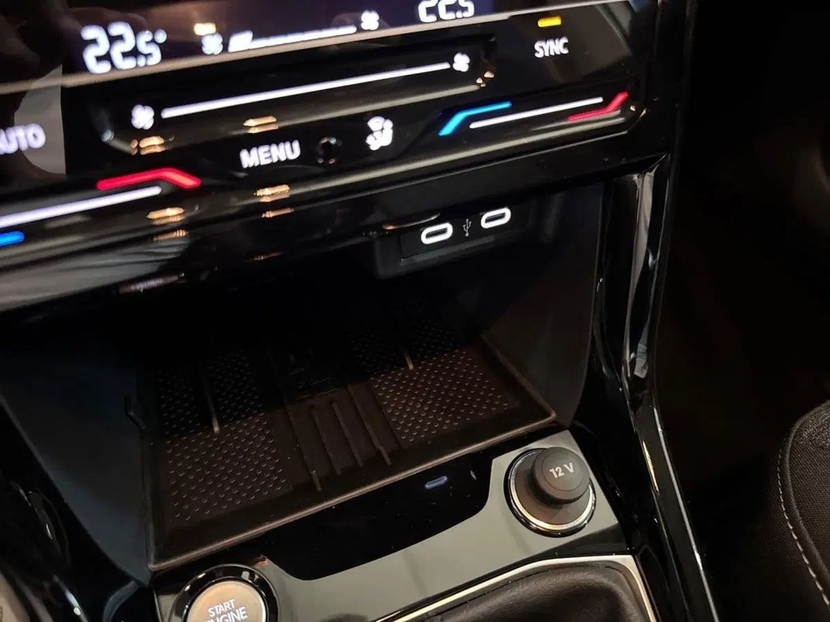 Volkswagen T-Cross nuova a Prato (17)