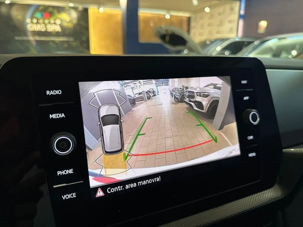 Volkswagen T-Cross nuova a Prato (18)