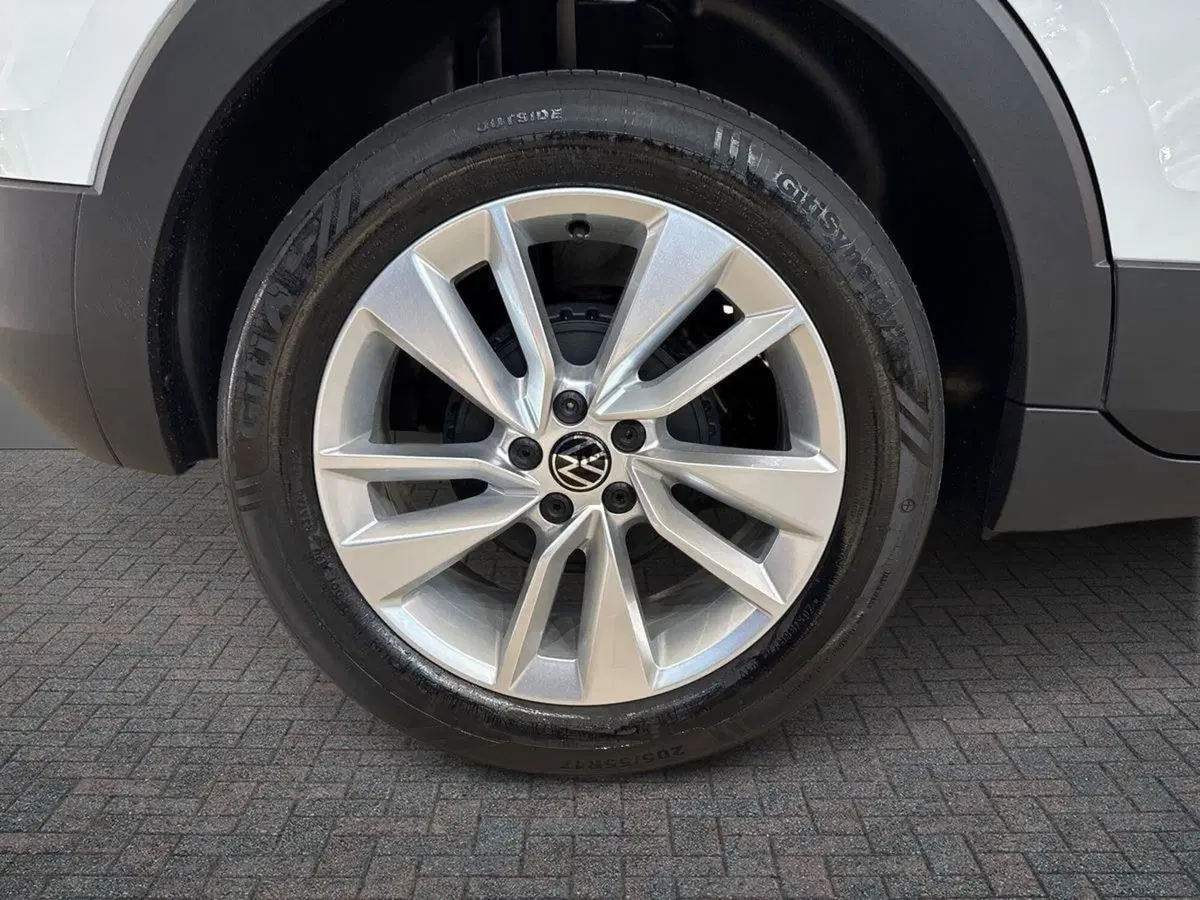 Volkswagen T-Cross nuova a Prato (6)