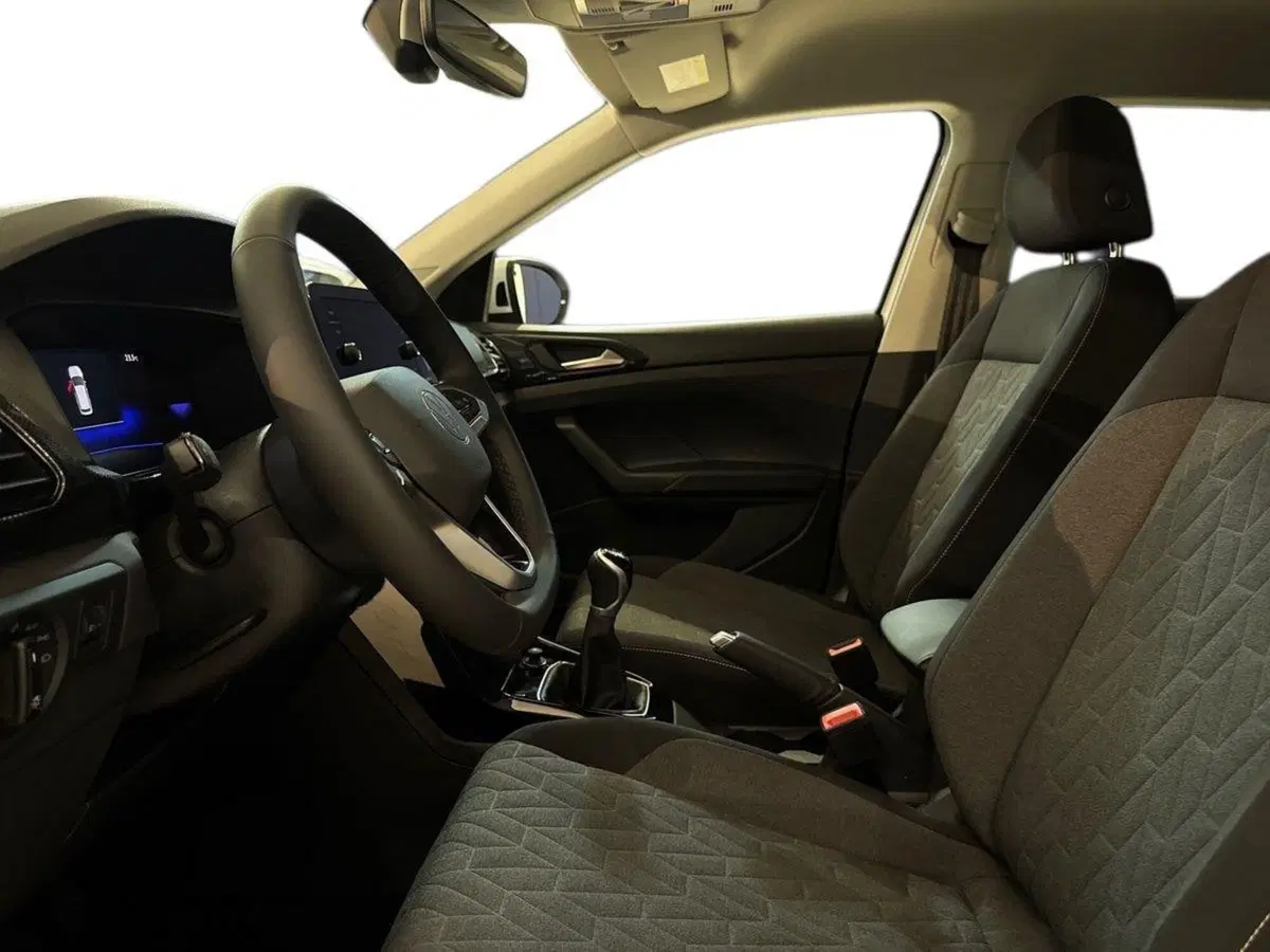 Volkswagen T-Cross nuova a Prato (9)