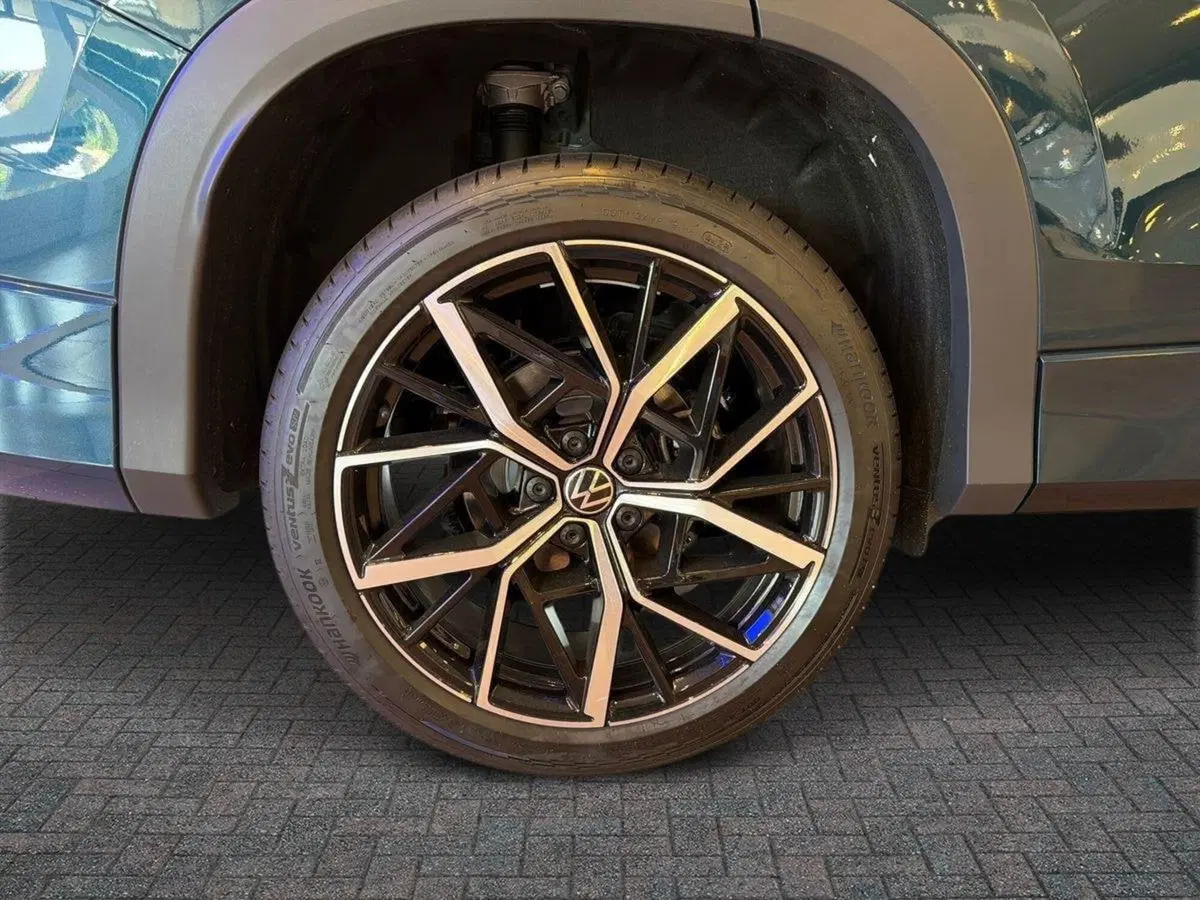 Volkswagen Tayron nuova a Prato (6)
