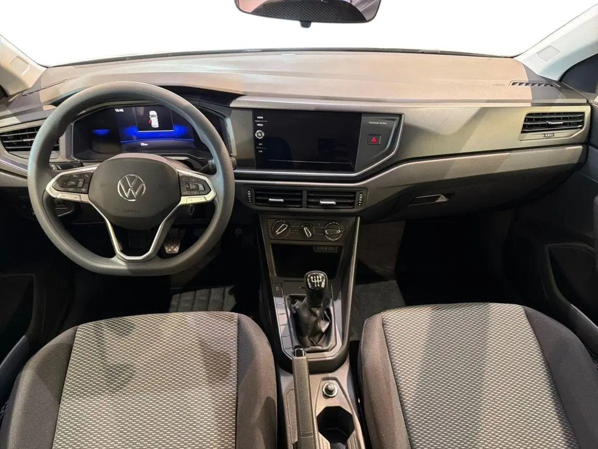Volkswagen Polo nuova a Prato (11)