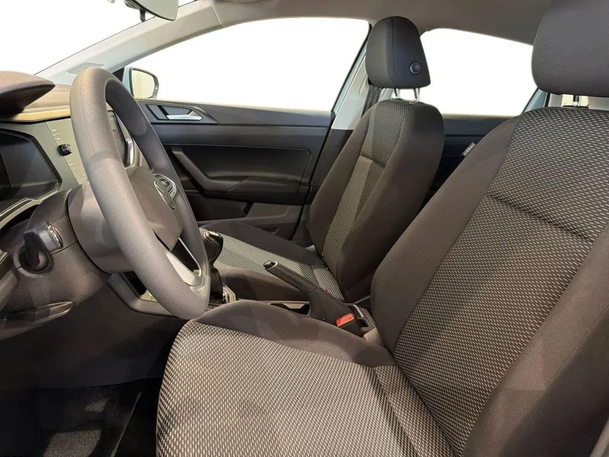 Volkswagen Polo nuova a Prato (9)