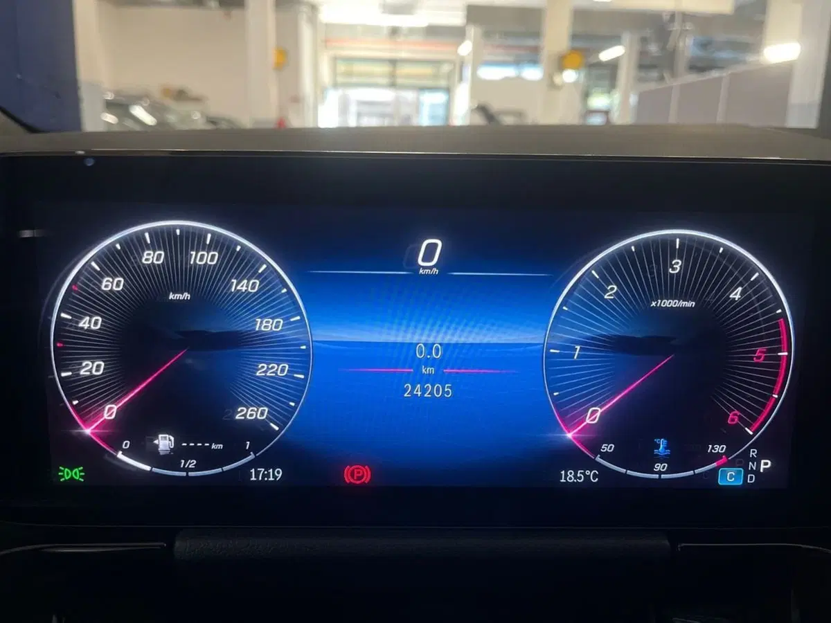 Mercedes-Benz GLA SUV usata a Firenze (13)