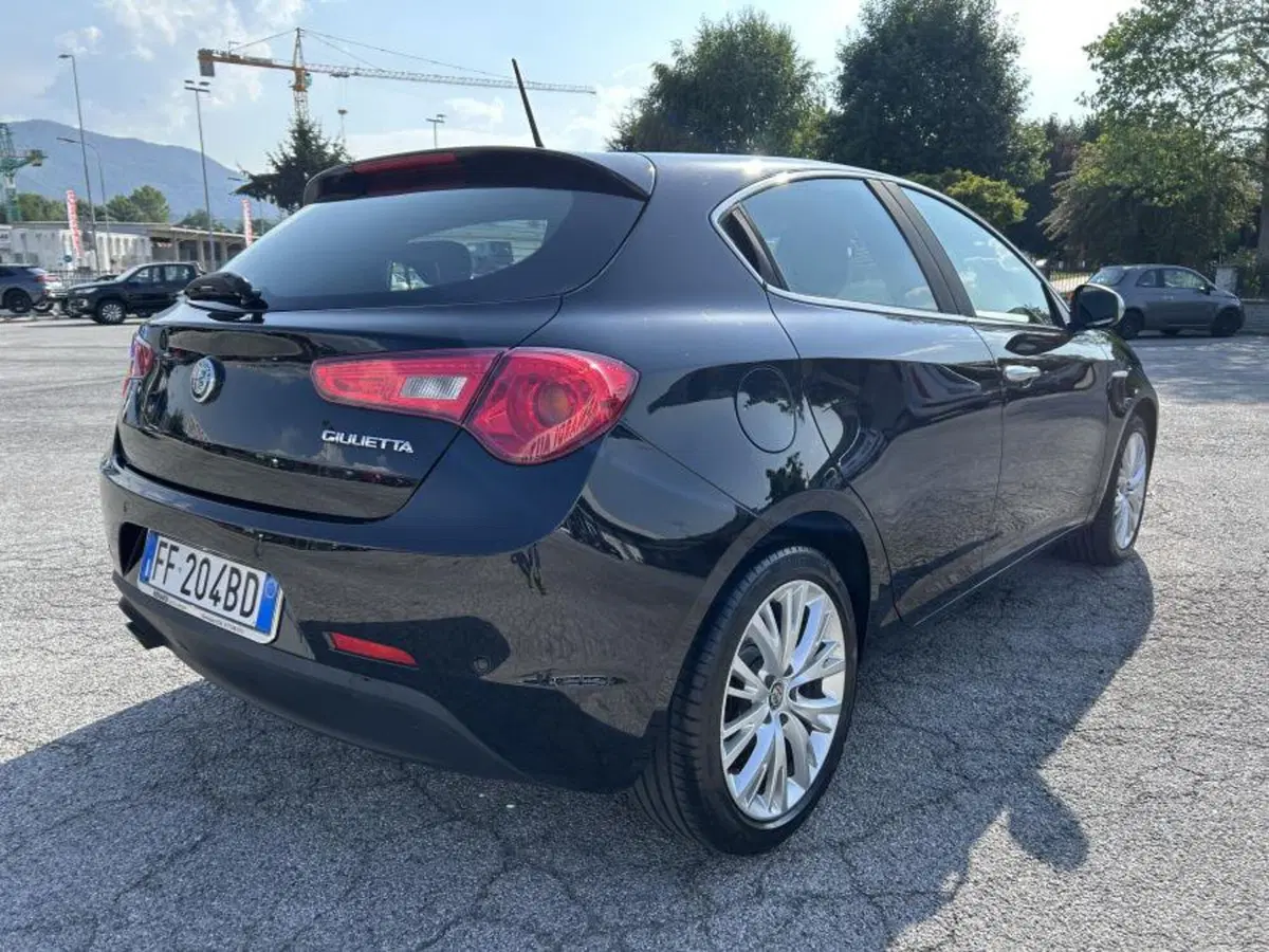 Alfa Romeo Giulietta usata a Cuneo (3)