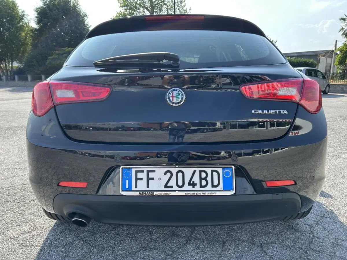 Alfa Romeo Giulietta usata a Cuneo (4)