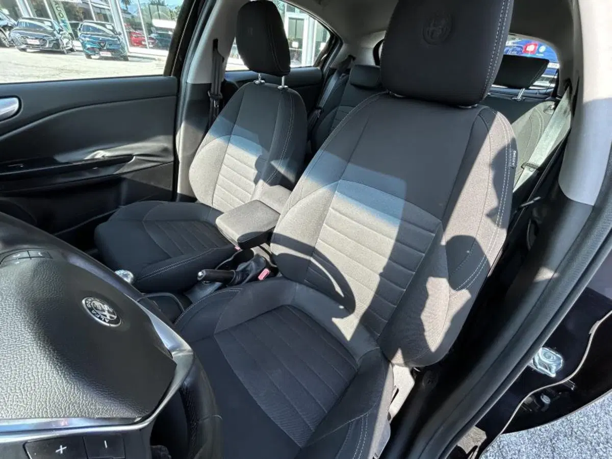 Alfa Romeo Giulietta usata a Cuneo (7)
