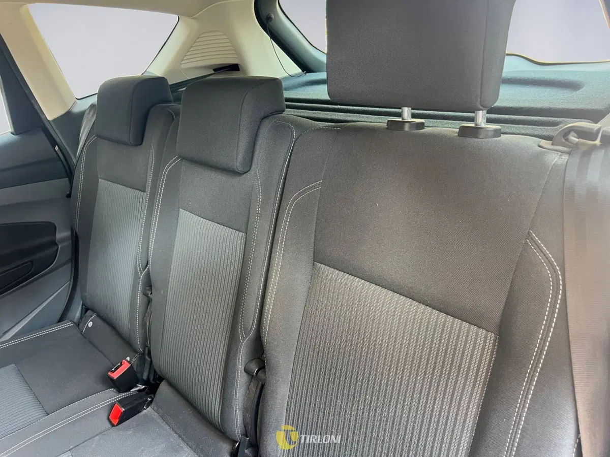 Ford C-Max usata a Milano (12)