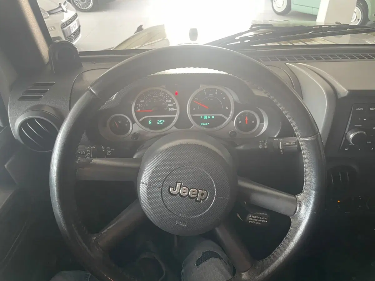Jeep Wrangler Unlimited usata a Lucca (10)