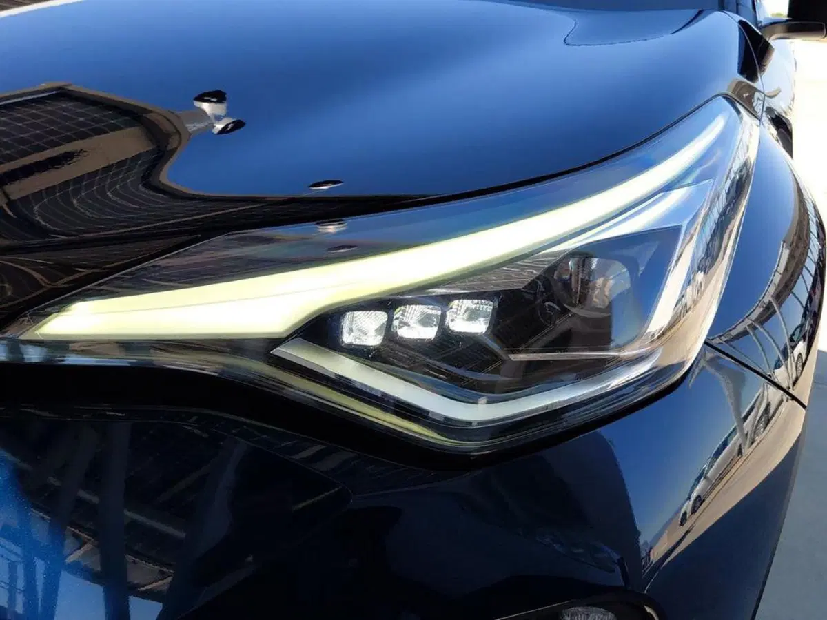 Toyota Toyota C-HR usata a Cagliari (12)
