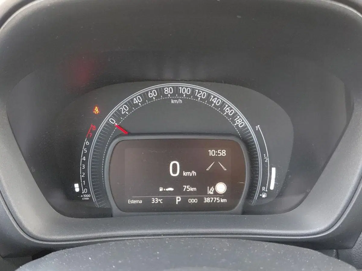 Toyota Aygo X usata a Cagliari (9)