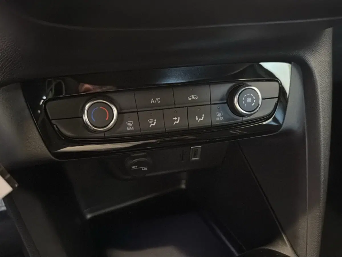 Opel Corsa nuova a Palermo (15)