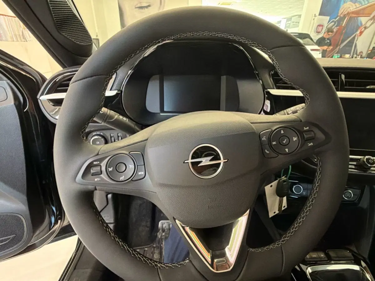 Opel Corsa nuova a Palermo (17)