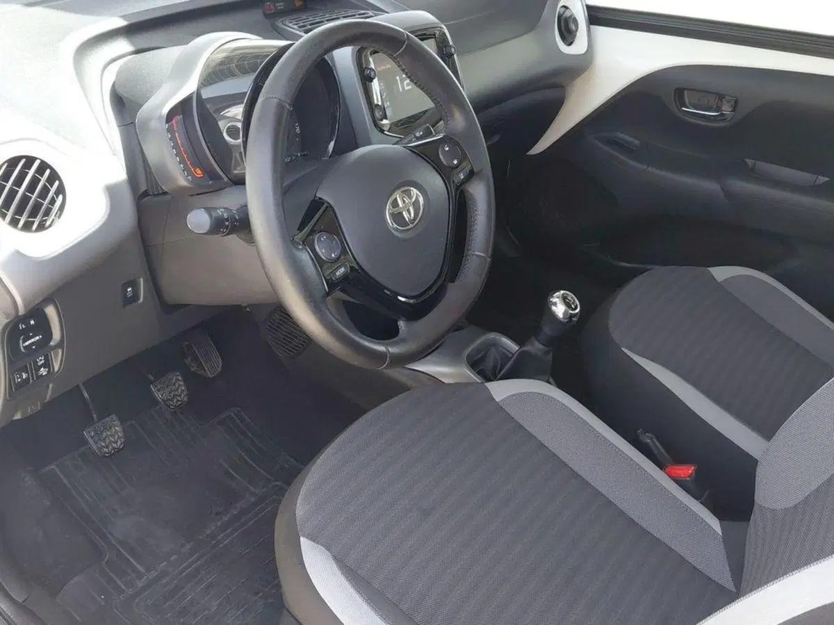Toyota Aygo usata a Cagliari (7)
