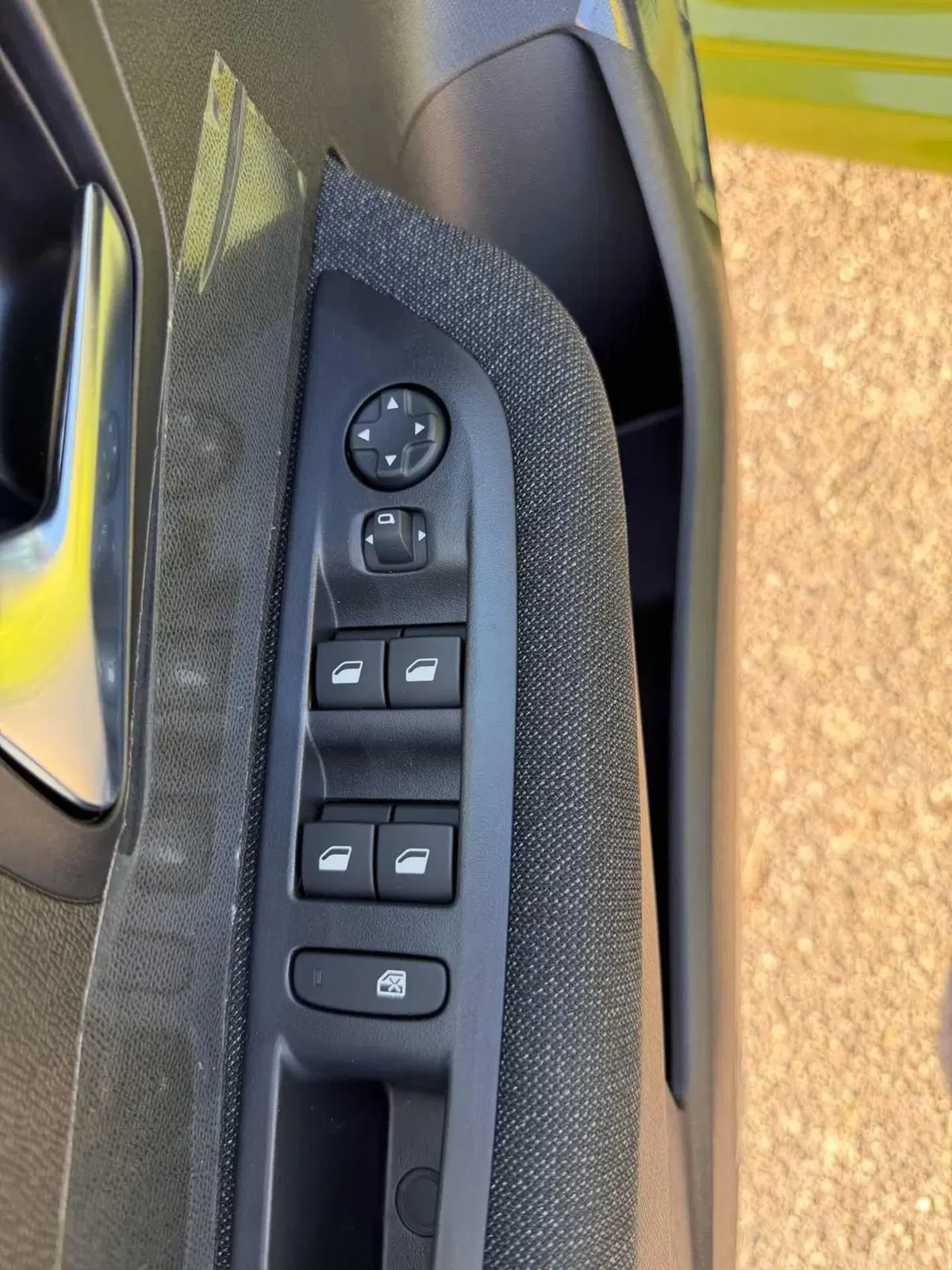Peugeot 208 nuova a Foggia (13)
