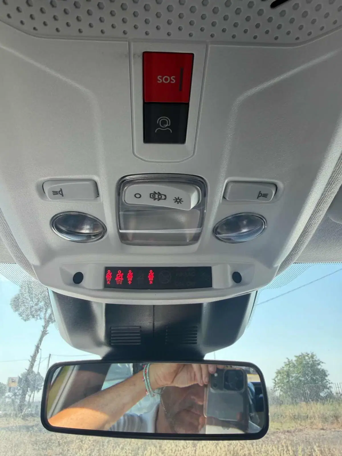 Peugeot 208 nuova a Foggia (16)