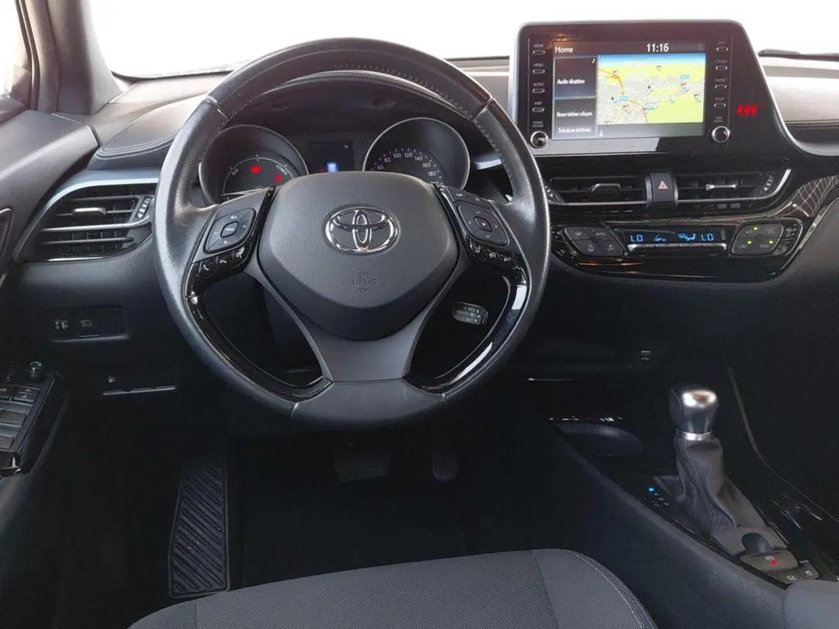 Toyota Toyota C-HR usata a Cagliari (8)