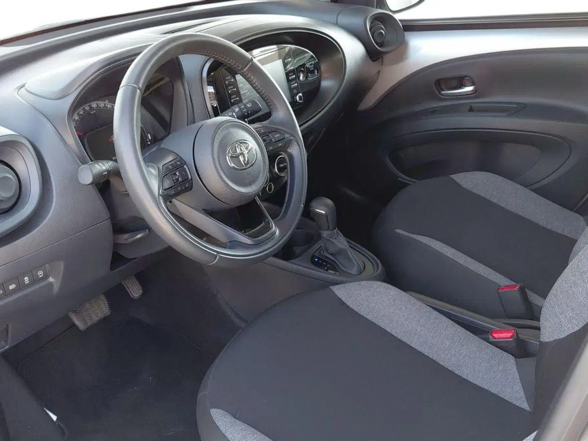 Toyota Aygo X usata a Cagliari (7)