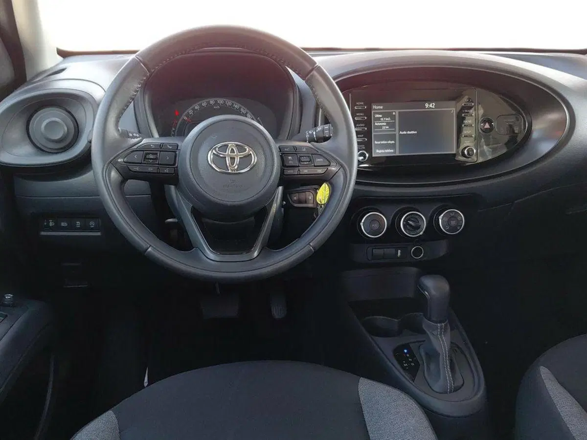 Toyota Aygo X usata a Cagliari (8)