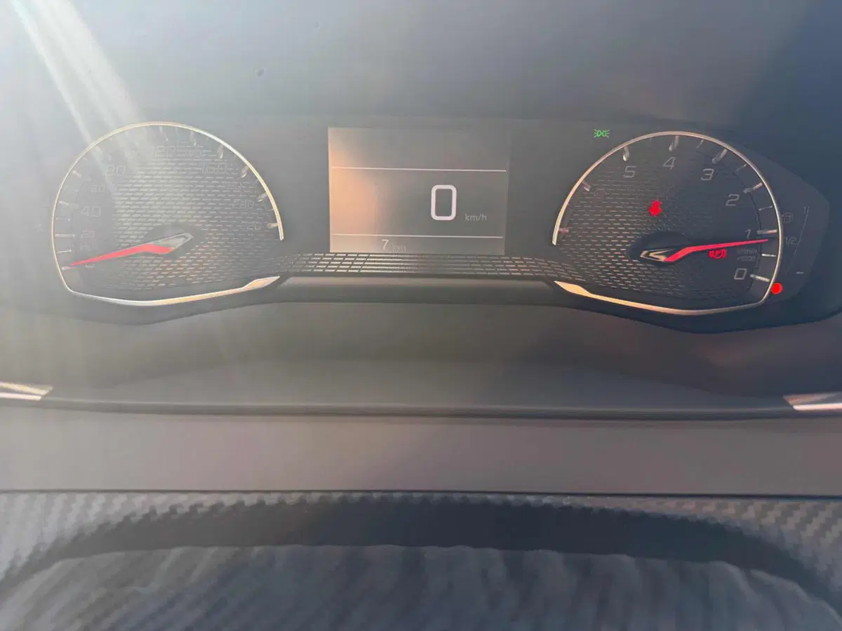Peugeot 2008 nuova a Foggia (18)