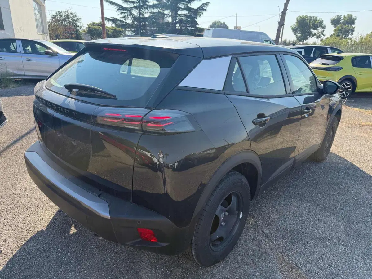Peugeot 2008 nuova a Foggia (8)