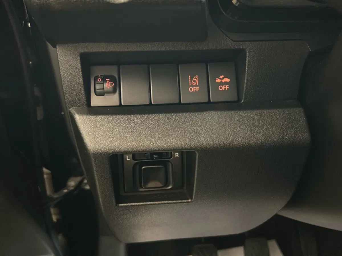 Suzuki Jimny usata a Vercelli (18)