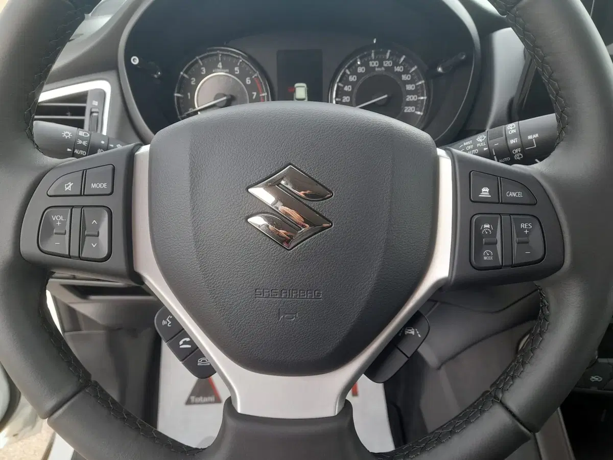 Suzuki S-Cross nuova a L'Aquila (11)