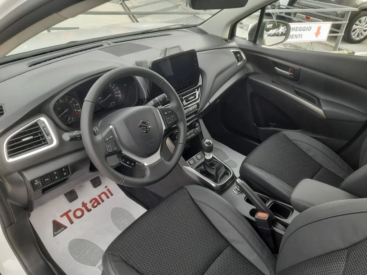 Suzuki S-Cross nuova a L'Aquila (13)
