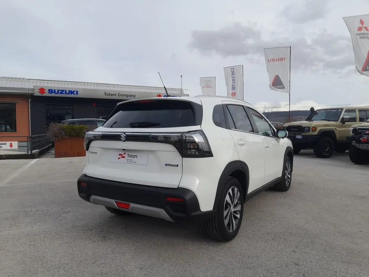 Suzuki S-Cross nuova a L'Aquila (15)