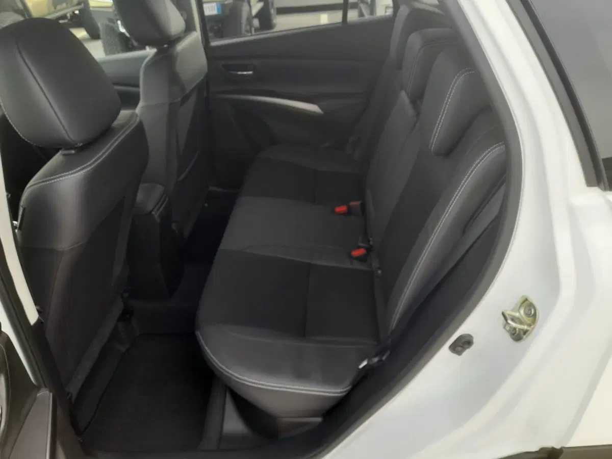 Suzuki S-Cross nuova a L'Aquila (17)