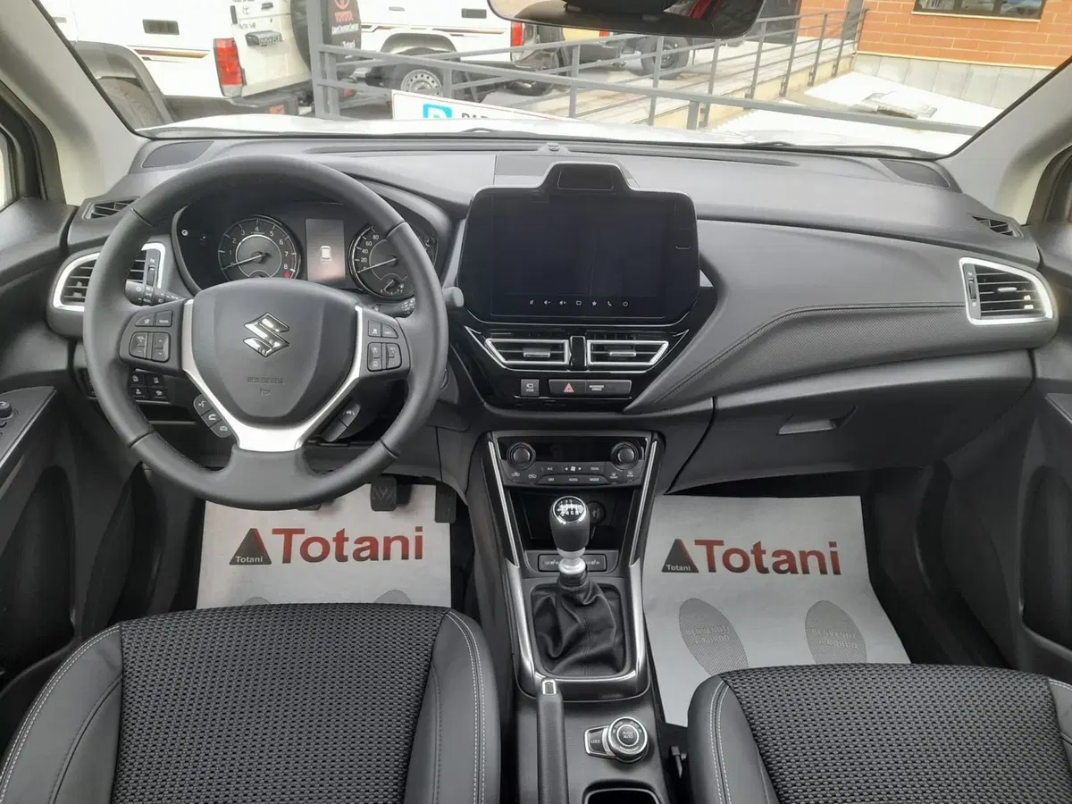 Suzuki S-Cross nuova a L'Aquila (20)