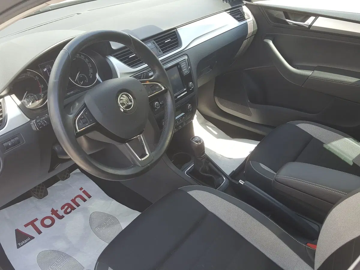 Skoda Rapid Spaceback usata a L'Aquila (15)