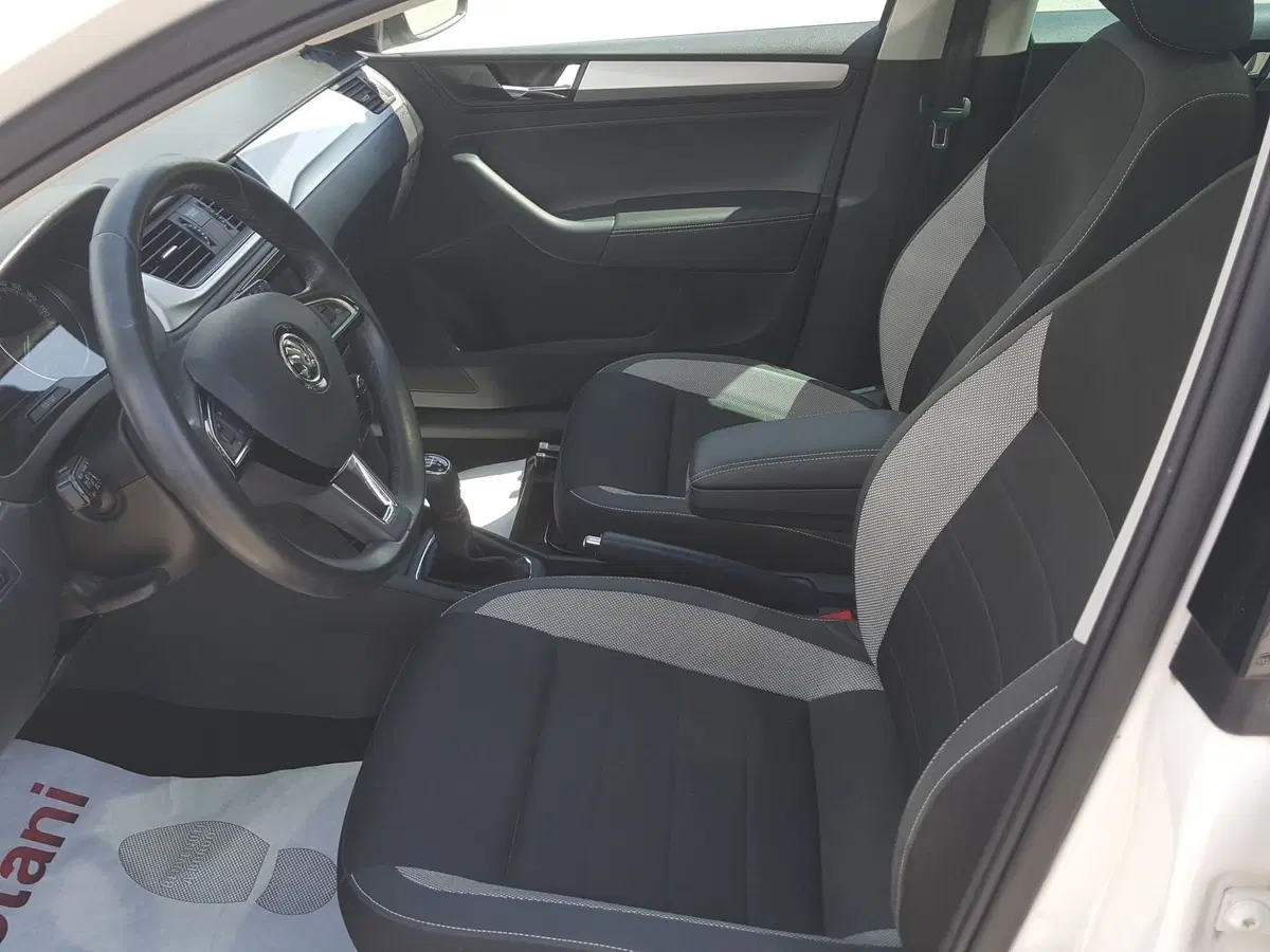 Skoda Rapid Spaceback usata a L'Aquila (16)