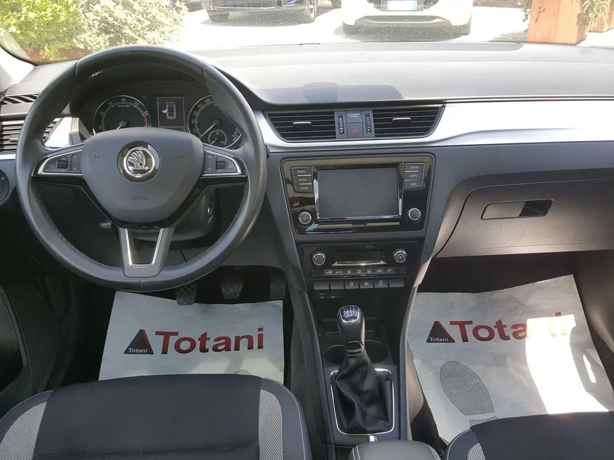 Skoda Rapid Spaceback usata a L'Aquila (17)