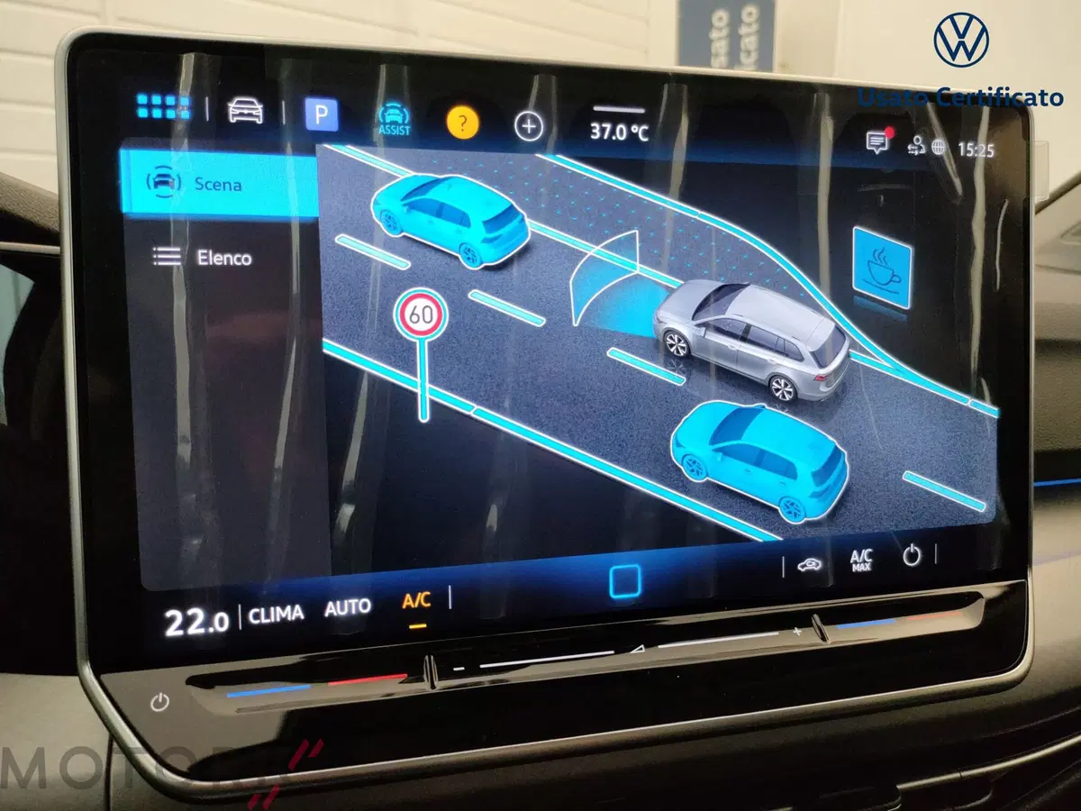 Volkswagen Golf Variant nuova a Varese (15)