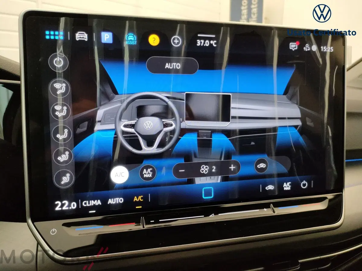 Volkswagen Golf Variant nuova a Varese (17)