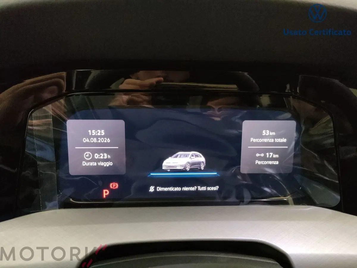 Volkswagen Golf Variant nuova a Varese (18)