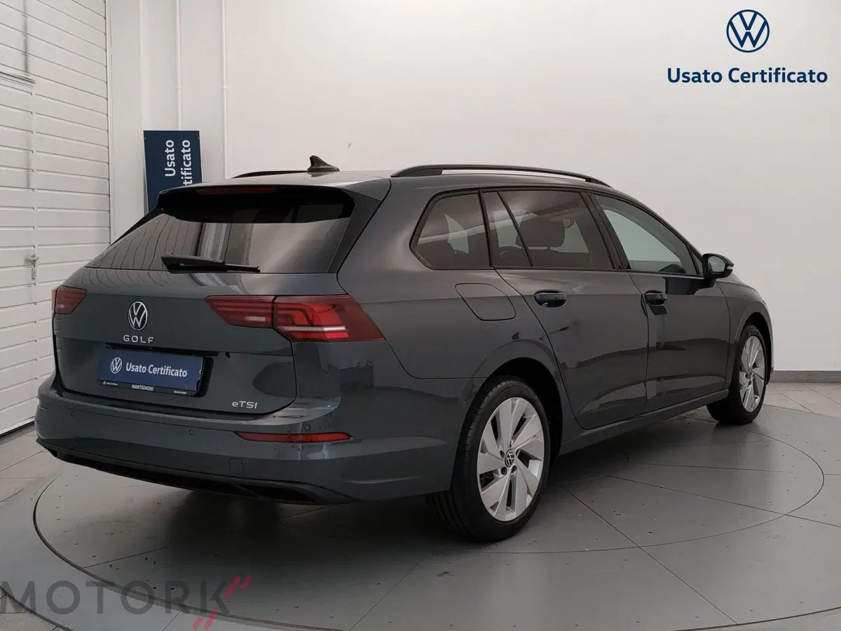 Volkswagen Golf Variant nuova a Varese (5)