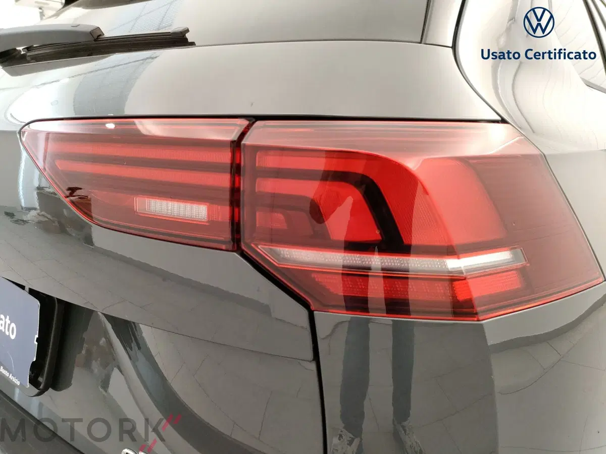 Volkswagen Golf Variant nuova a Varese (8)