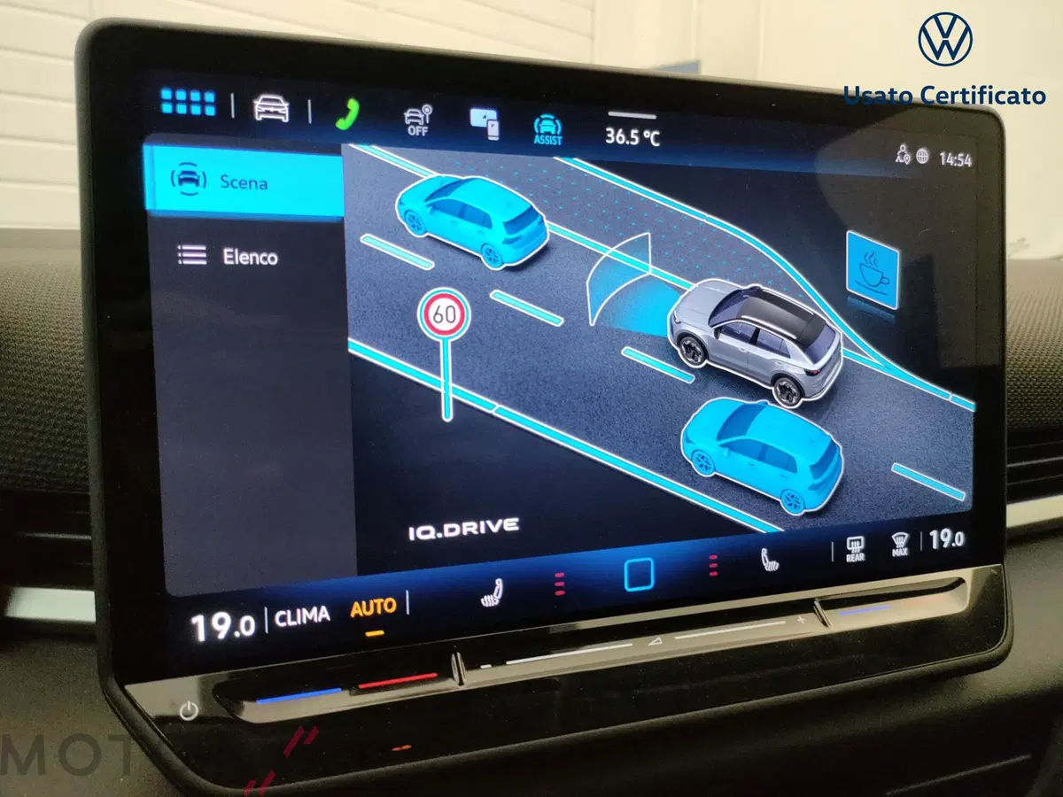 Volkswagen T-Roc usata a Varese (14)