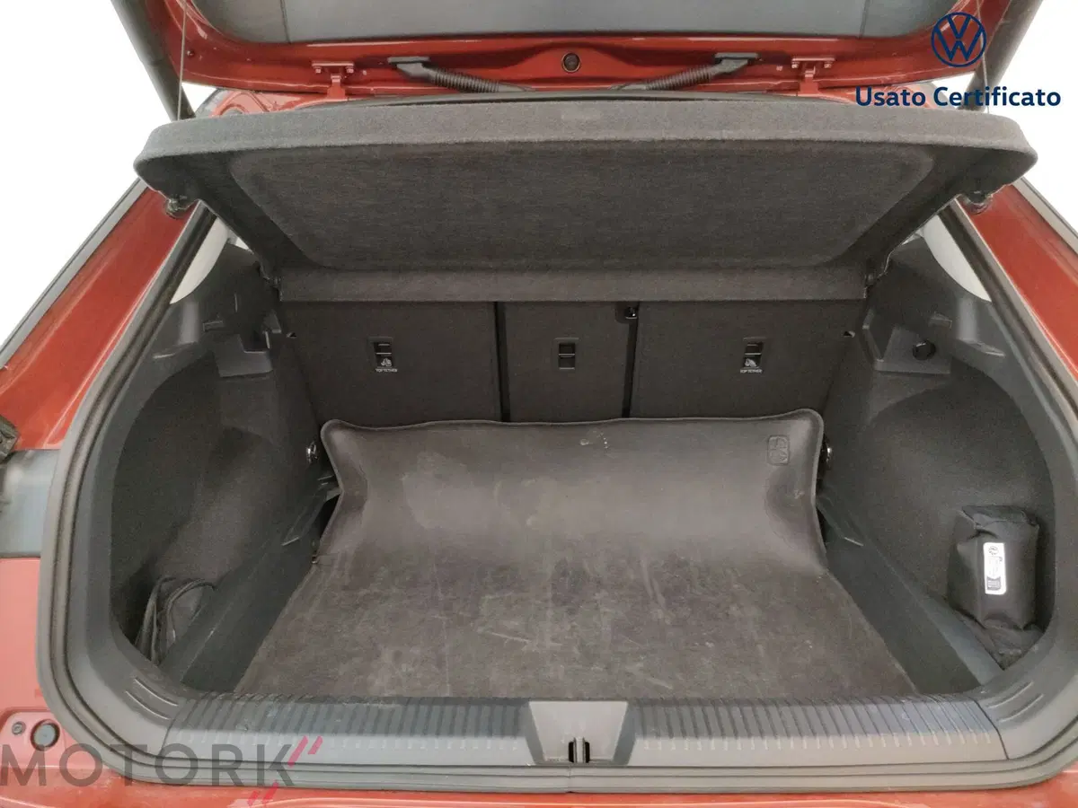 Volkswagen T-Roc usata a Varese (9)