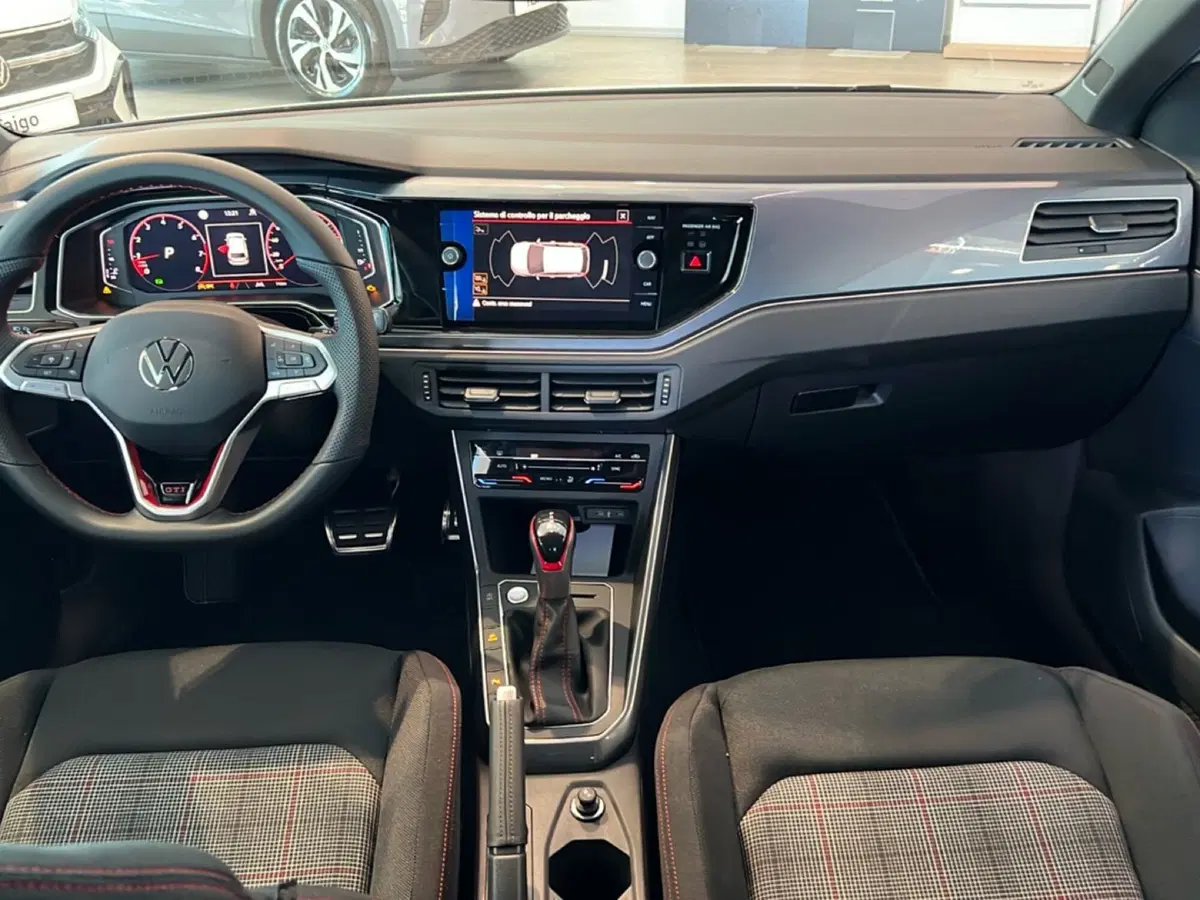 Volkswagen Polo nuova a Siena (10)