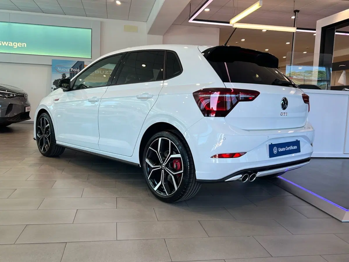 Volkswagen Polo nuova a Siena (3)