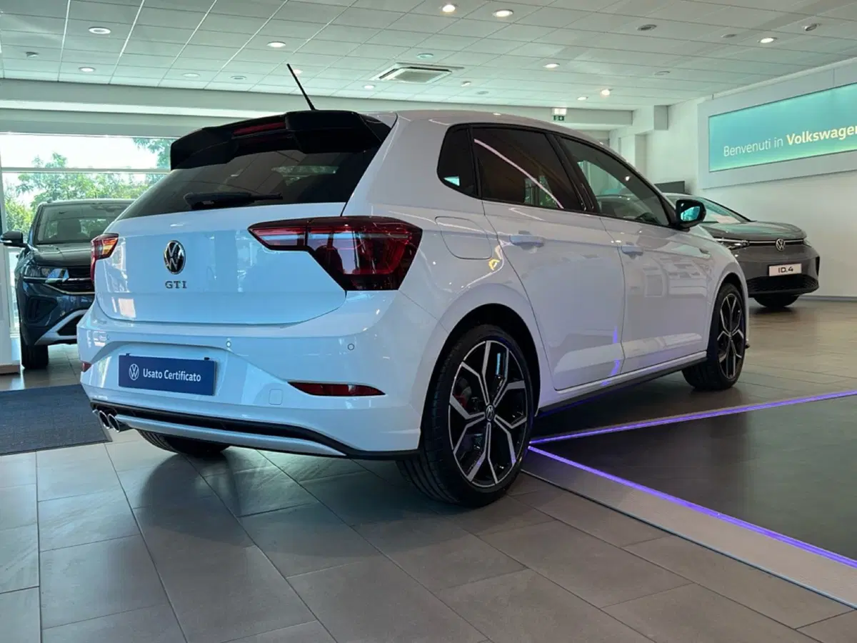 Volkswagen Polo nuova a Siena (5)