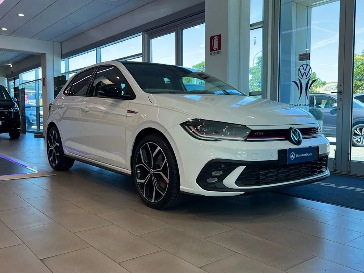 Volkswagen Polo nuova a Siena (7)