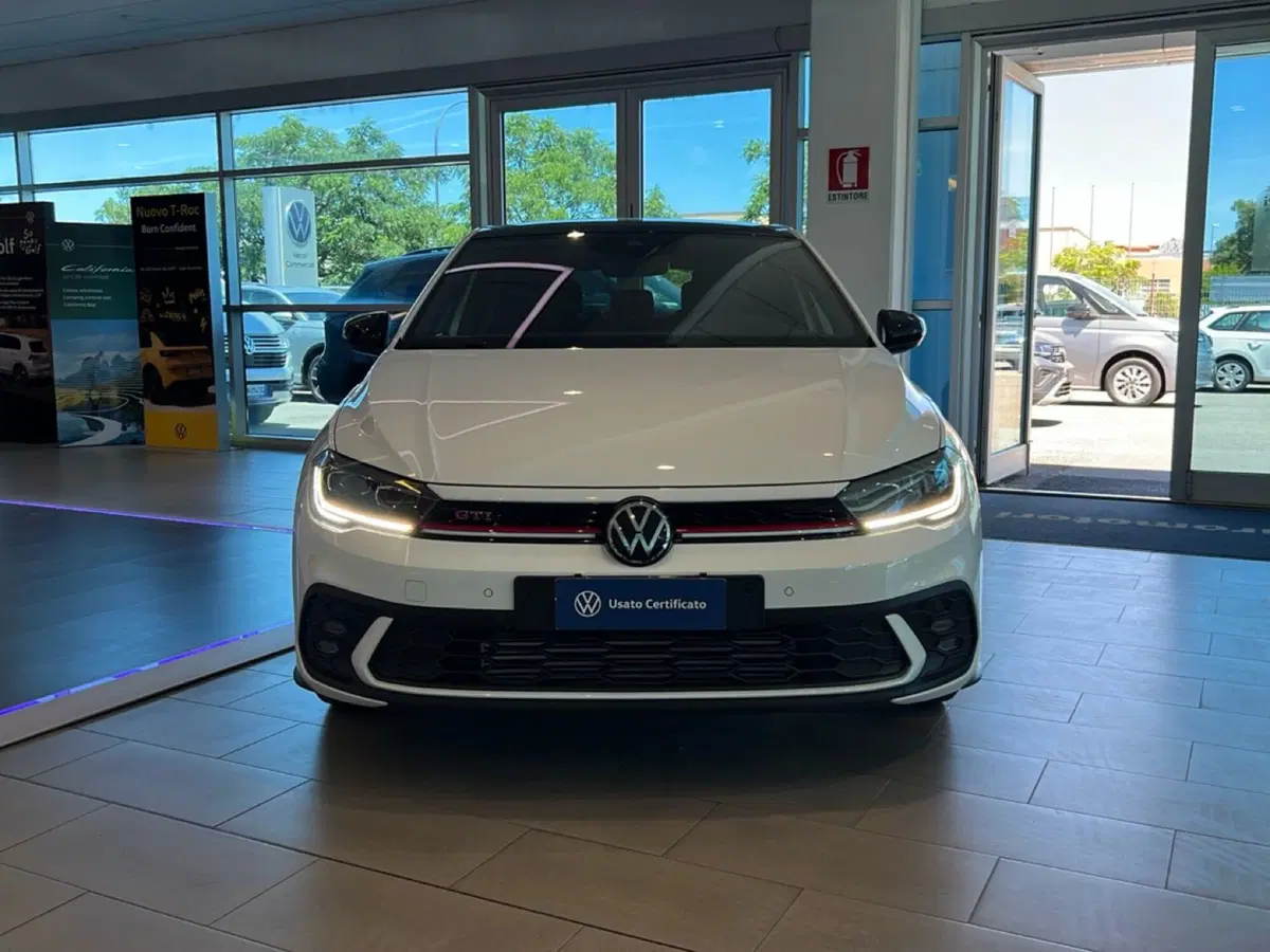 Volkswagen Polo nuova a Siena (8)