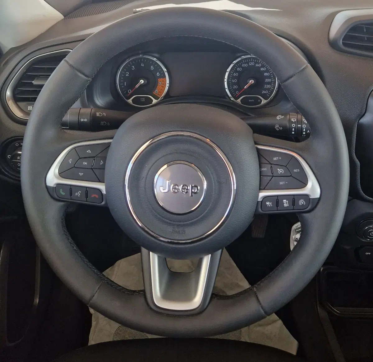 Jeep Renegade usata a Terni (12)