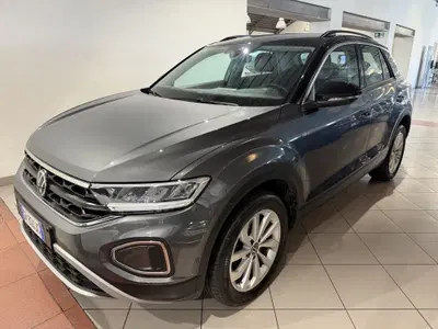 Volkswagen T-Roc 2.0 tdi Life 115cv del 2023 usata a Genova