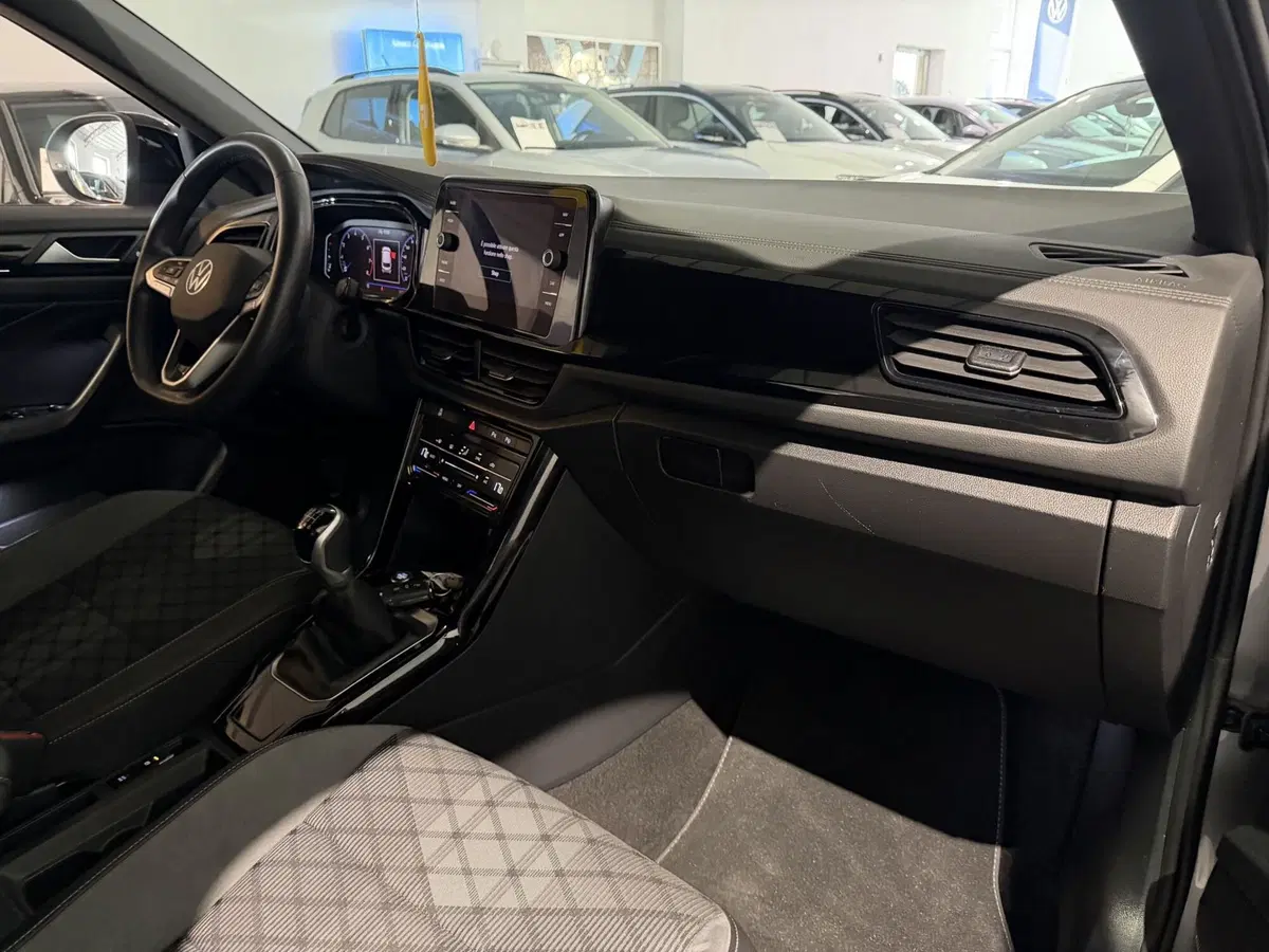 Volkswagen T-Roc usata a Genova (11)